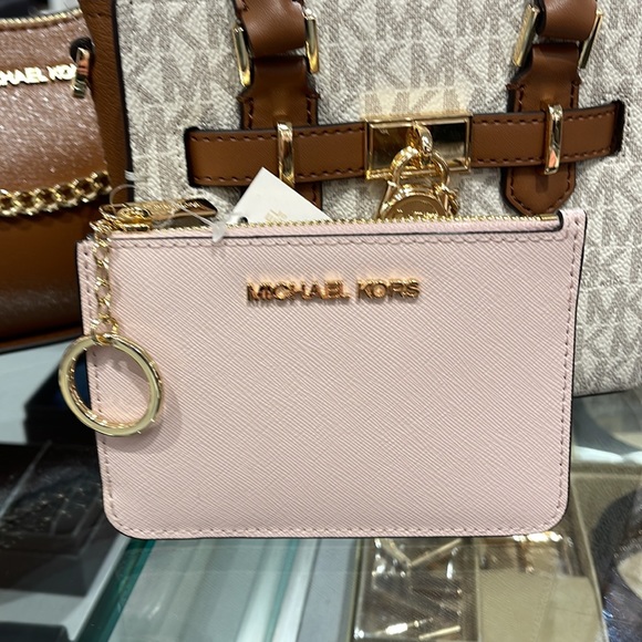 MICHAEL KORS SMALL TOP ZIP COINPOUCH WITH ID CARD CASE WALLET 
POWDER BLUSH 
Not - Picture 12 of 16